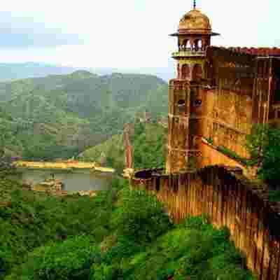 https://cdn-eu.aglty.io/sunstoneuniversity/Attachments/NewItems/jaigarh-fort31km-1-compressed_20230220135002_0.jpg